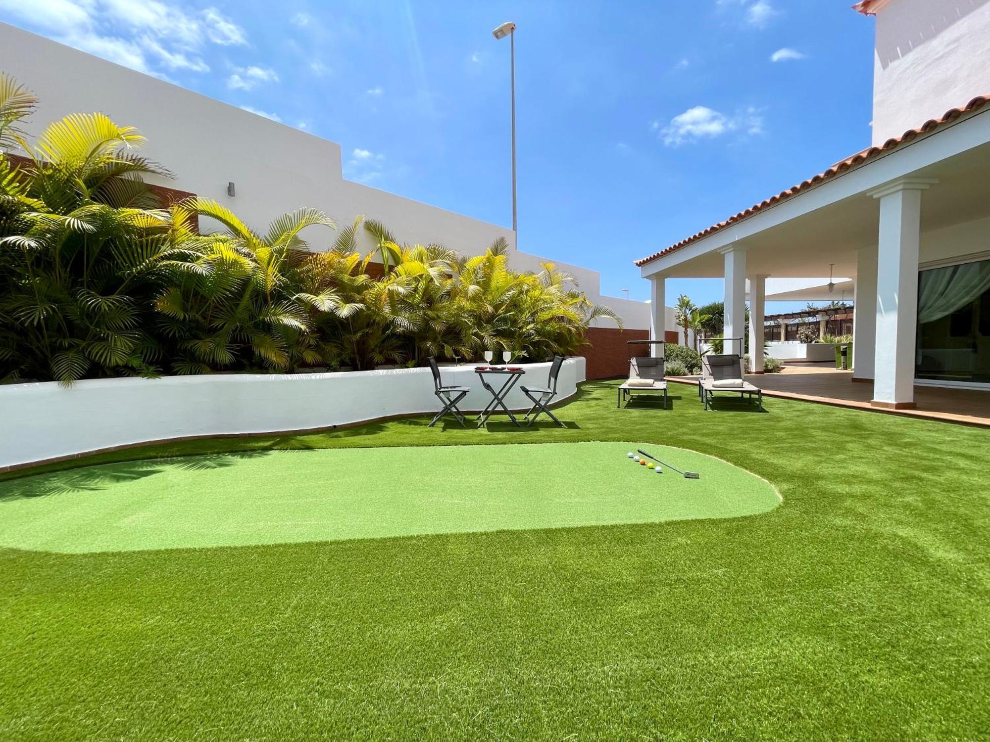 Villa Amorio A Spacious Modern Getaway With A Private Heated Pool & Sea Views Costa Adeje  Buitenkant foto