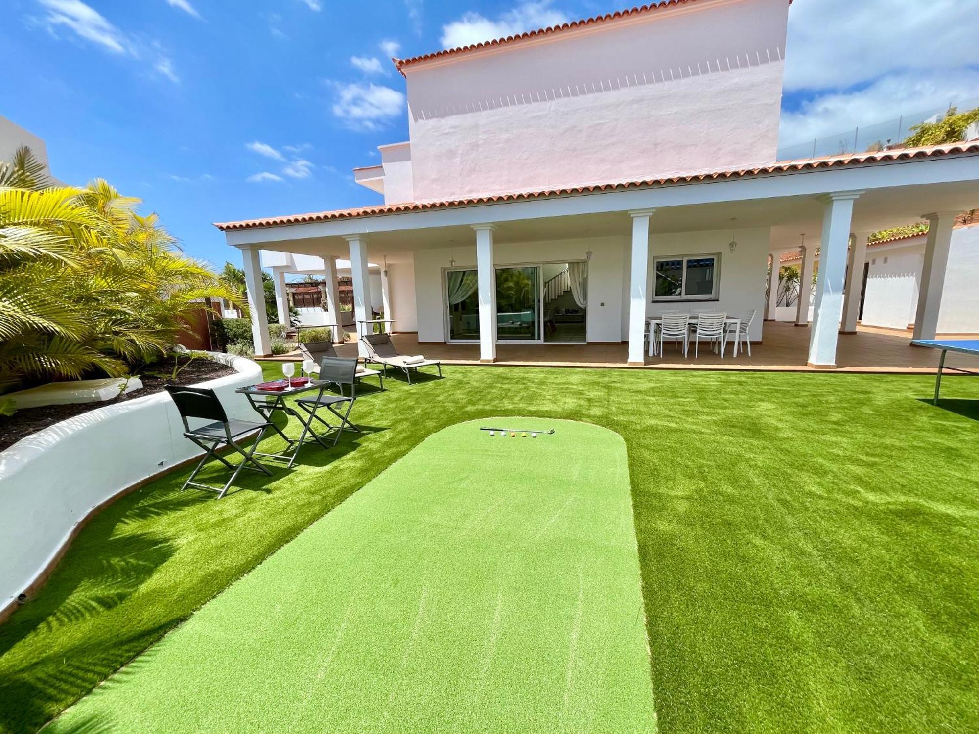 Villa Amorio A Spacious Modern Getaway With A Private Heated Pool & Sea Views Costa Adeje  Buitenkant foto