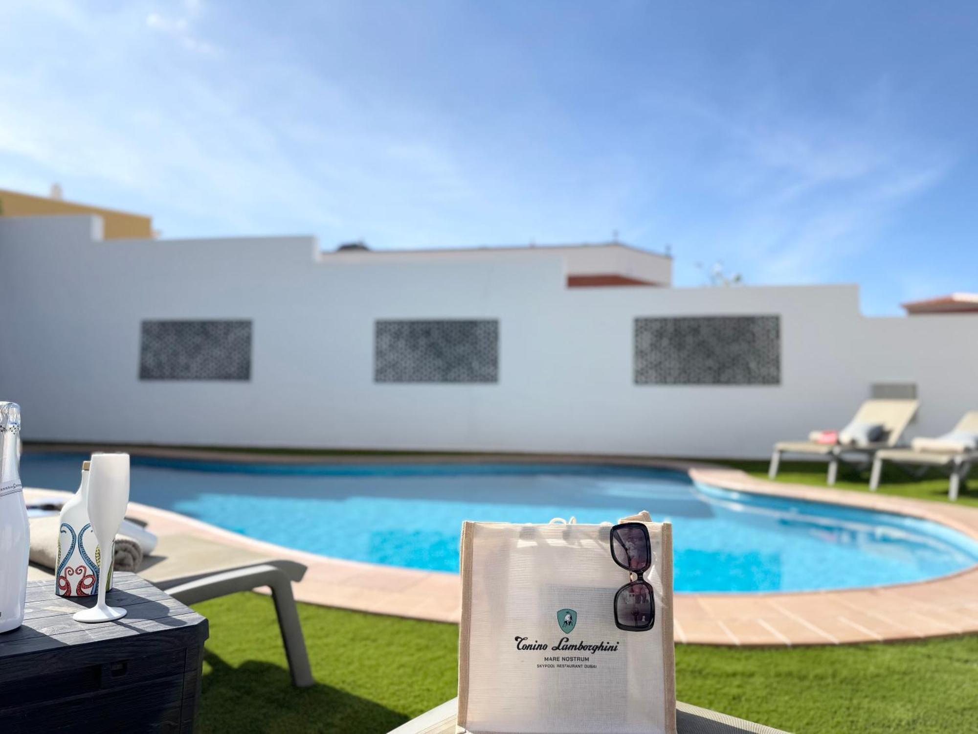 Villa Amorio A Spacious Modern Getaway With A Private Heated Pool & Sea Views Costa Adeje  Buitenkant foto