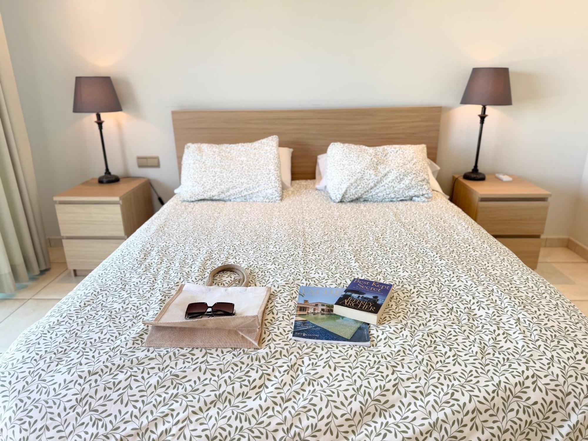 Villa Amorio A Spacious Modern Getaway With A Private Heated Pool & Sea Views Costa Adeje  Buitenkant foto