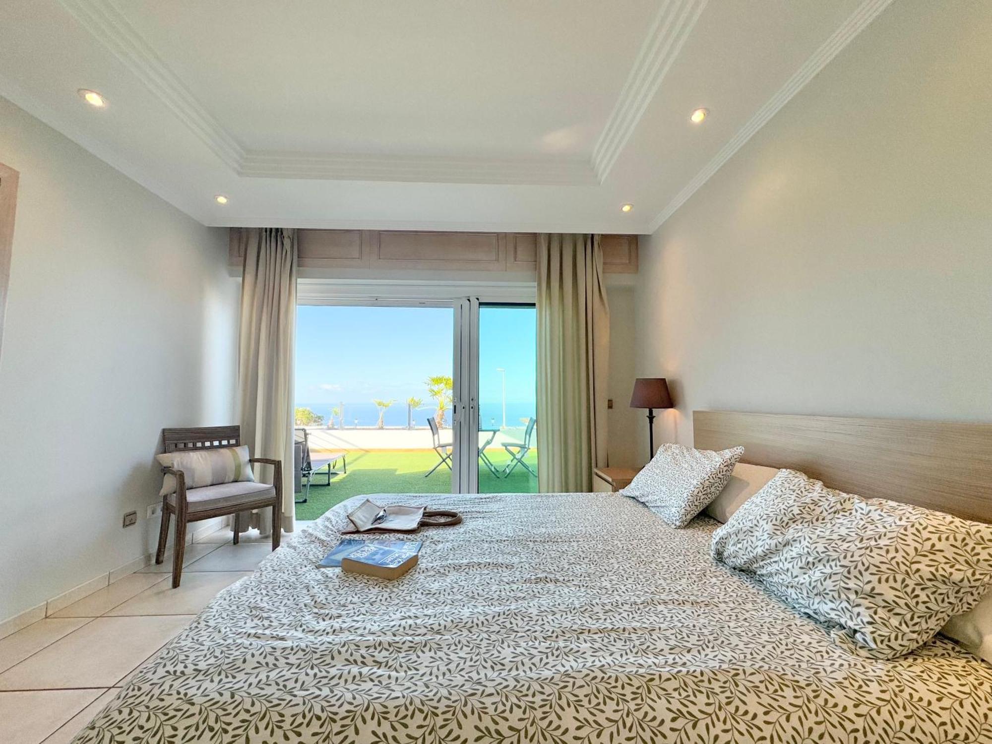 Villa Amorio A Spacious Modern Getaway With A Private Heated Pool & Sea Views Costa Adeje  Buitenkant foto