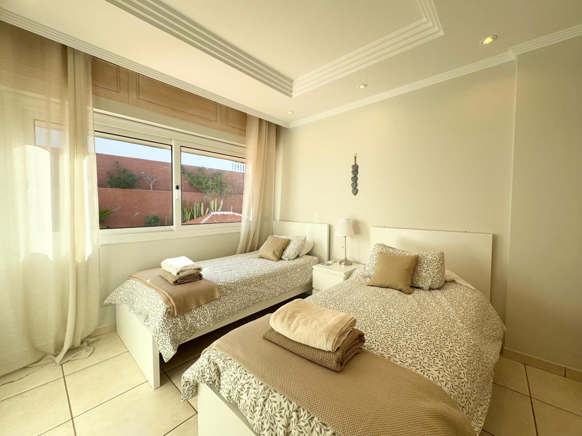 Villa Amorio A Spacious Modern Getaway With A Private Heated Pool & Sea Views Costa Adeje  Buitenkant foto